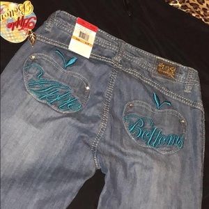 BNWT juniors Apple Bottom Jeans